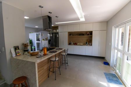 Casa à venda com 296m², 5 quartos e 4 vagasCozinha