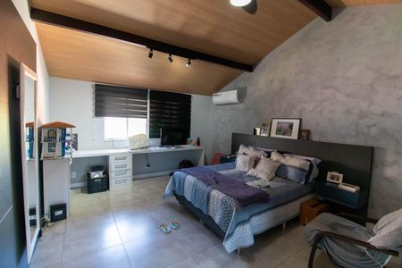 Casa à venda com 296m², 5 quartos e 4 vagasSuíte 3