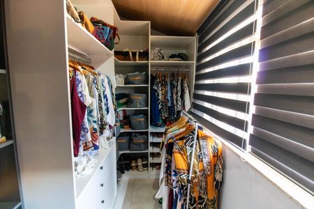 Casa à venda com 296m², 5 quartos e 4 vagasCloset da suíte 3