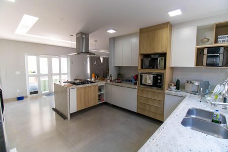 Casa à venda com 296m², 5 quartos e 4 vagasCozinha