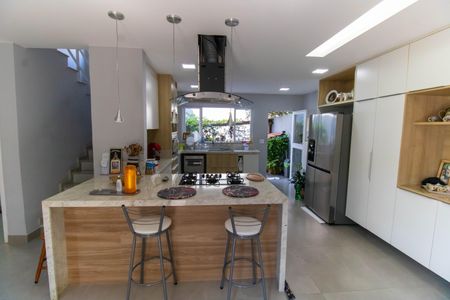 Casa à venda com 296m², 5 quartos e 4 vagasCozinha