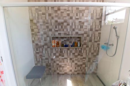 Casa à venda com 296m², 5 quartos e 4 vagasBanheiro da Suíte 2