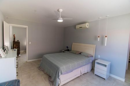 Casa à venda com 296m², 5 quartos e 4 vagasSuíte 1