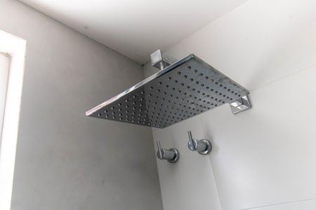 Casa à venda com 296m², 5 quartos e 4 vagasChuveiro