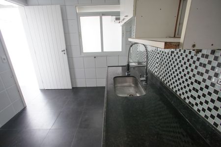 Casa à venda com 116m², 4 quartos e 2 vagas Casa à venda com 116m², 4 quartos e 2 vagasCozinha