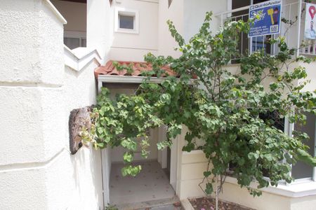 Casa à venda com 116m², 4 quartos e 2 vagas Casa à venda com 116m², 4 quartos e 2 vagasFrente da Casa