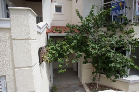 Casa à venda com 116m², 4 quartos e 2 vagas Casa à venda com 116m², 4 quartos e 2 vagasFrente da Casa