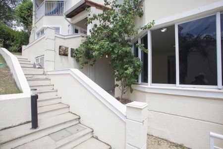 Casa à venda com 116m², 4 quartos e 2 vagas Casa à venda com 116m², 4 quartos e 2 vagasFrente da Casa