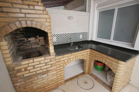 Casa à venda com 116m², 4 quartos e 2 vagas Casa à venda com 116m², 4 quartos e 2 vagasChurrasqueira