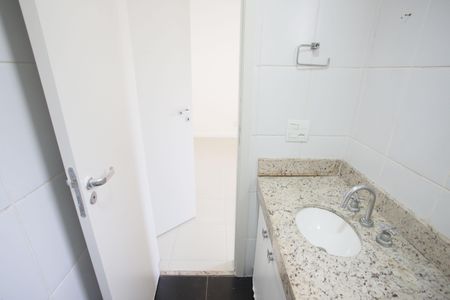 Casa à venda com 116m², 4 quartos e 2 vagas Casa à venda com 116m², 4 quartos e 2 vagasBanheiro da Suíte