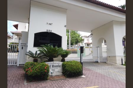 Casa à venda com 116m², 4 quartos e 2 vagas Casa à venda com 116m², 4 quartos e 2 vagasFachada do Condomínio