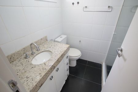 Casa à venda com 116m², 4 quartos e 2 vagas Casa à venda com 116m², 4 quartos e 2 vagasBanheiro da Suíte