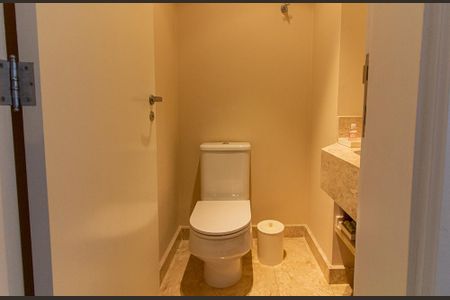 Apartamento à venda com 180m², 4 quartos e 3 vagas Apartamento à venda com 180m², 4 quartos e 3 vagasLavabo