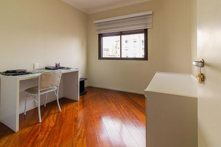 Apartamento à venda com 180m², 4 quartos e 3 vagas Apartamento à venda com 180m², 4 quartos e 3 vagasEscritório