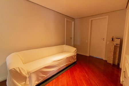 Apartamento à venda com 180m², 4 quartos e 3 vagas Apartamento à venda com 180m², 4 quartos e 3 vagasSala de TV