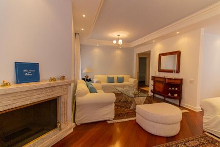 Apartamento à venda com 180m², 4 quartos e 3 vagas Apartamento à venda com 180m², 4 quartos e 3 vagasSala