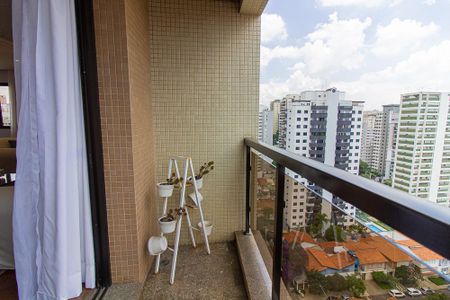 Apartamento à venda com 180m², 4 quartos e 3 vagas Apartamento à venda com 180m², 4 quartos e 3 vagasVaranda