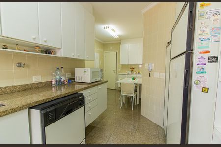 Apartamento à venda com 180m², 4 quartos e 3 vagas Apartamento à venda com 180m², 4 quartos e 3 vagasCozinha
