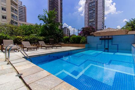 Apartamento à venda com 180m², 4 quartos e 3 vagas Apartamento à venda com 180m², 4 quartos e 3 vagasPiscina