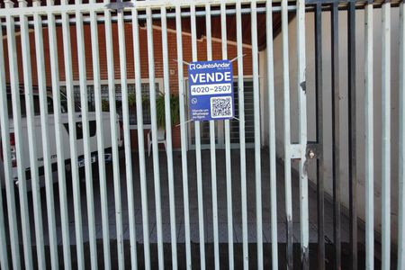 Casa à venda com 96m², 4 quartos e 3 vagas Casa à venda com 96m², 4 quartos e 3 vagasPLACA INSTALADA NA FACHADA