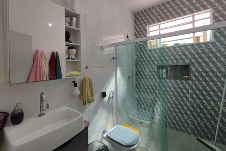 Casa à venda com 96m², 4 quartos e 3 vagas Casa à venda com 96m², 4 quartos e 3 vagasBanheiro