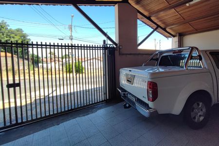 Casa à venda com 96m², 4 quartos e 3 vagas Casa à venda com 96m², 4 quartos e 3 vagasQuintal - Garagem