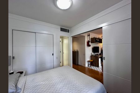 Apartamento à venda com 34m², 1 quarto e 1 vaga Apartamento à venda com 34m², 1 quarto e 1 vagaSuíte