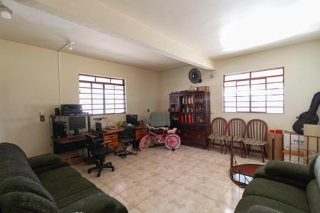 Casa à venda com 210m², 3 quartos e 2 vagasSala 3