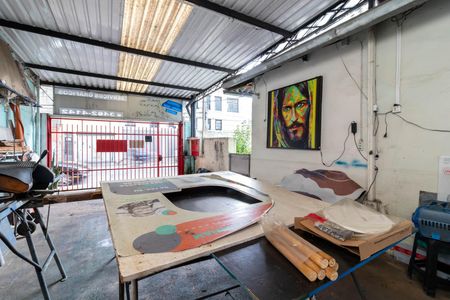 Casa à venda com 248m², 2 quartos e 3 vagas Casa à venda com 248m², 2 quartos e 3 vagasGaragem