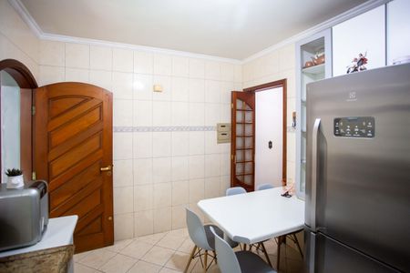 Casa à venda com 177m², 2 quartos e 2 vagasCozinha