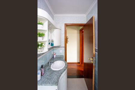 Casa à venda com 177m², 2 quartos e 2 vagasBanheiro Social