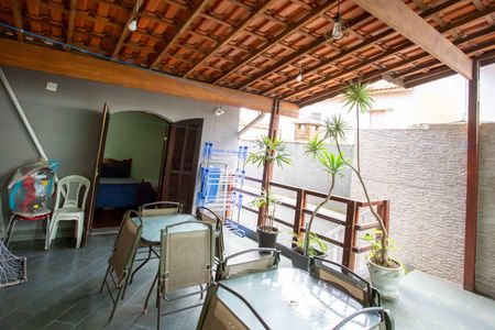 Casa à venda com 177m², 2 quartos e 2 vagasVaranda gourmet