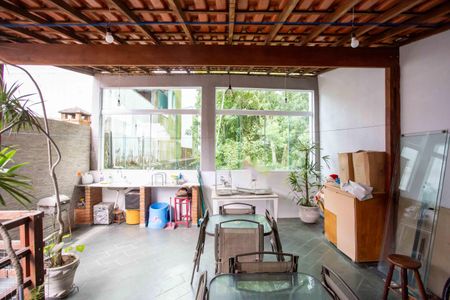 Casa à venda com 177m², 2 quartos e 2 vagasVaranda gourmet