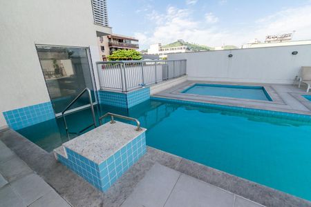 Apartamento à venda com 56m², 2 quartos e 1 vaga Apartamento à venda com 56m², 2 quartos e 1 vagaÁrea comum - Piscina