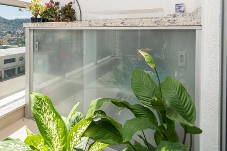 Apartamento à venda com 56m², 2 quartos e 1 vaga Apartamento à venda com 56m², 2 quartos e 1 vagaVaranda da Sala