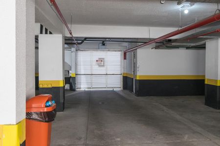 Apartamento à venda com 56m², 2 quartos e 1 vaga Apartamento à venda com 56m², 2 quartos e 1 vagaÁrea comum - Portão da garagem