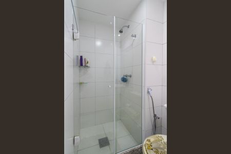 Apartamento à venda com 56m², 2 quartos e 1 vaga Apartamento à venda com 56m², 2 quartos e 1 vagaBanheiro Social