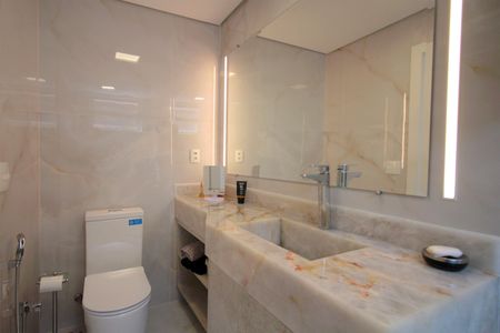 Apartamento à venda com 265m², 4 quartos e 2 vagasBanheiro da Suíte 1