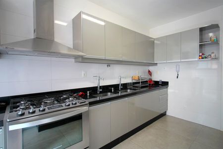 Apartamento à venda com 265m², 4 quartos e 2 vagasCozinha