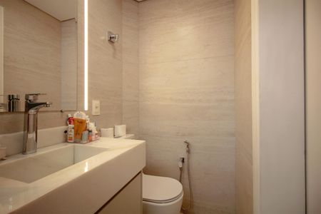 Apartamento à venda com 265m², 4 quartos e 2 vagasBanheiro da Suíte 2