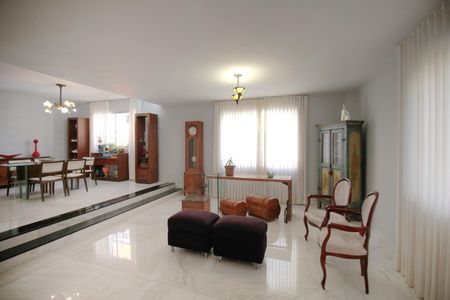 Apartamento à venda com 265m², 4 quartos e 2 vagasSala