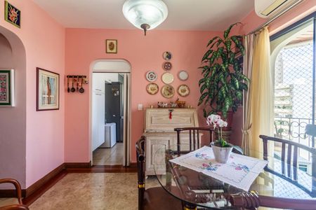 Apartamento à venda com 321m², 3 quartos e 4 vagas Apartamento à venda com 321m², 3 quartos e 4 vagasSala de Jantar