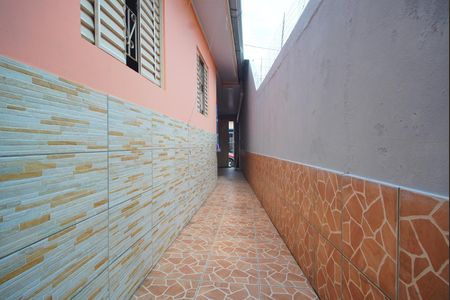 Casa à venda com 90m², 1 quarto e 2 vagasLateral da Casa
