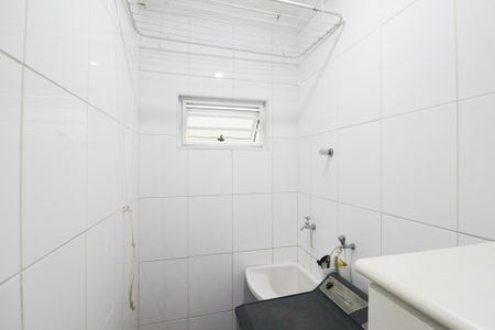 Casa à venda com 103m², 2 quartos e 2 vagasCozinha e Área de Serviço