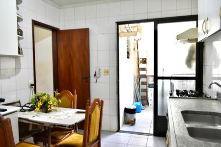 Apartamento à venda com 104m², 3 quartos e 2 vagas Apartamento à venda com 104m², 3 quartos e 2 vagasCozinha