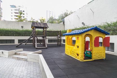 Apartamento à venda com 104m², 3 quartos e 2 vagas Apartamento à venda com 104m², 3 quartos e 2 vagasÁrea comum - Playground