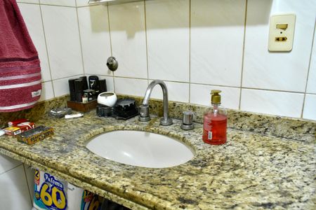 Apartamento à venda com 104m², 3 quartos e 2 vagas Apartamento à venda com 104m², 3 quartos e 2 vagasBanheiro da Suíte