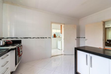 Casa à venda com 177m², 3 quartos e 6 vagas Casa à venda com 177m², 3 quartos e 6 vagasCozinha