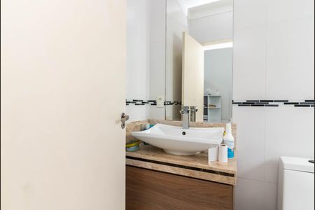 Casa à venda com 177m², 3 quartos e 6 vagas Casa à venda com 177m², 3 quartos e 6 vagasBanheiro da Suíte 2