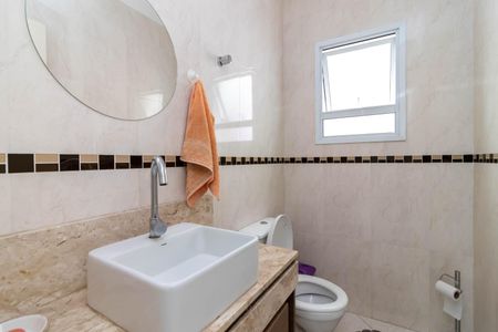 Casa à venda com 177m², 3 quartos e 6 vagas Casa à venda com 177m², 3 quartos e 6 vagasLavabo